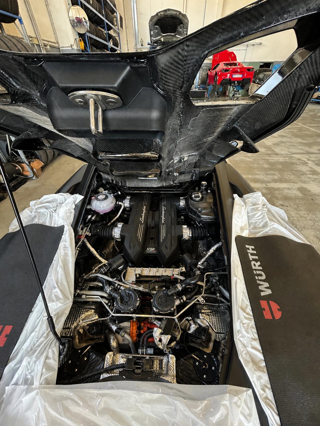 MOTORE LAMBORGHINI